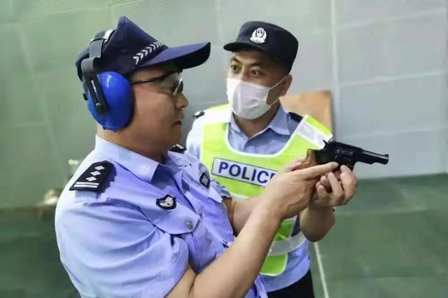 致敬·警察节|张恩海:特警队里的"先锋"教官