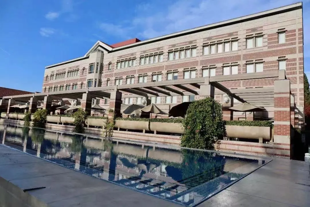 l.a留学er:指南者留学学员在全美最好的南加大传媒学院就读