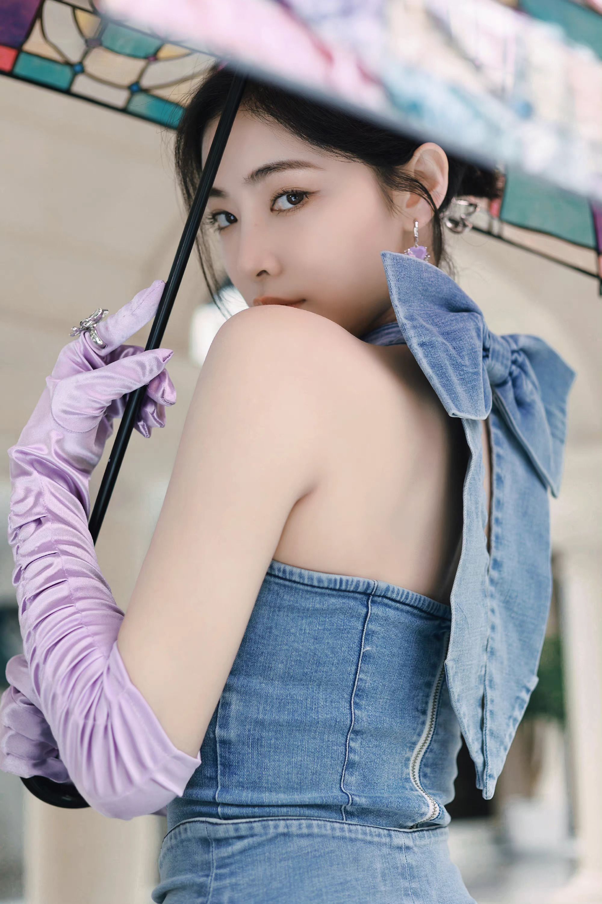 许佳琪蝴蝶结牛仔连体裤优雅写真