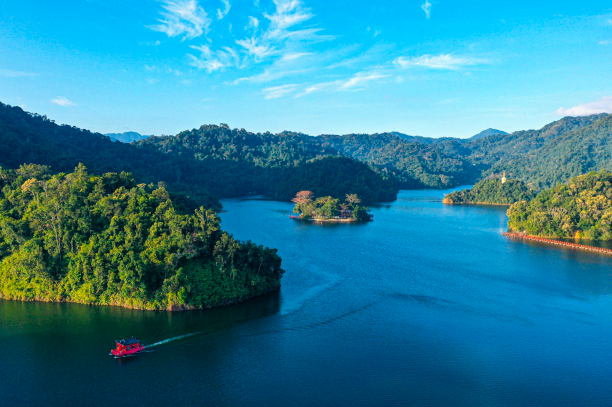 「海口火山口国家地质公园」「万宁东山岭文化旅游区」「海南白石岭