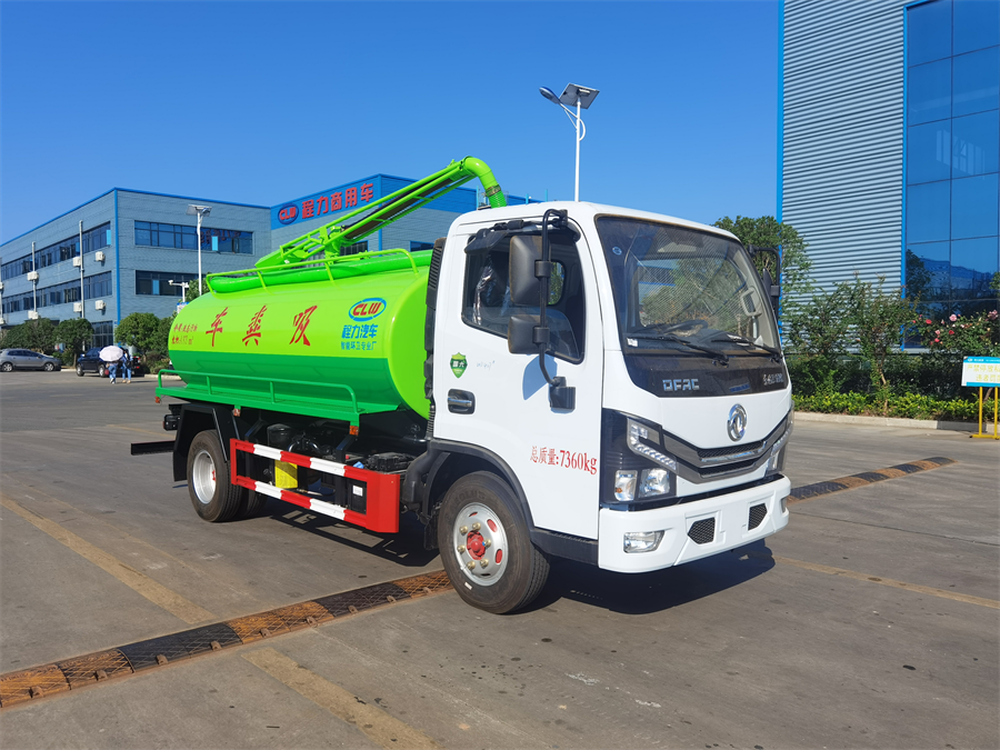 5方东风多利卡吸粪车