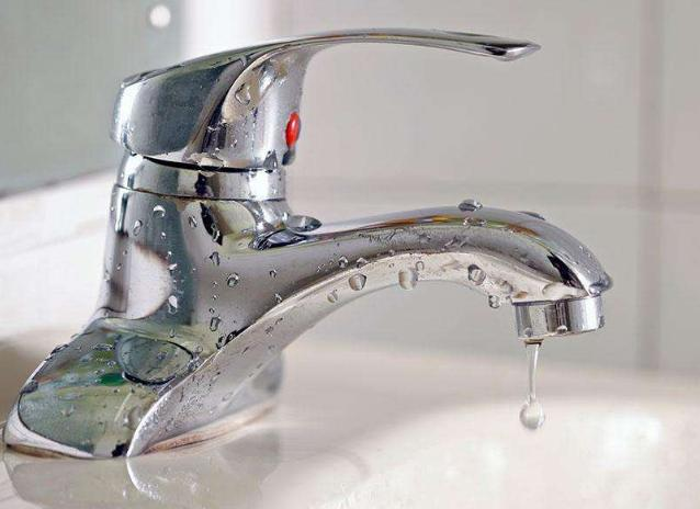 冷热水龙头漏水怎么办?这样做再也不怕冻手了!