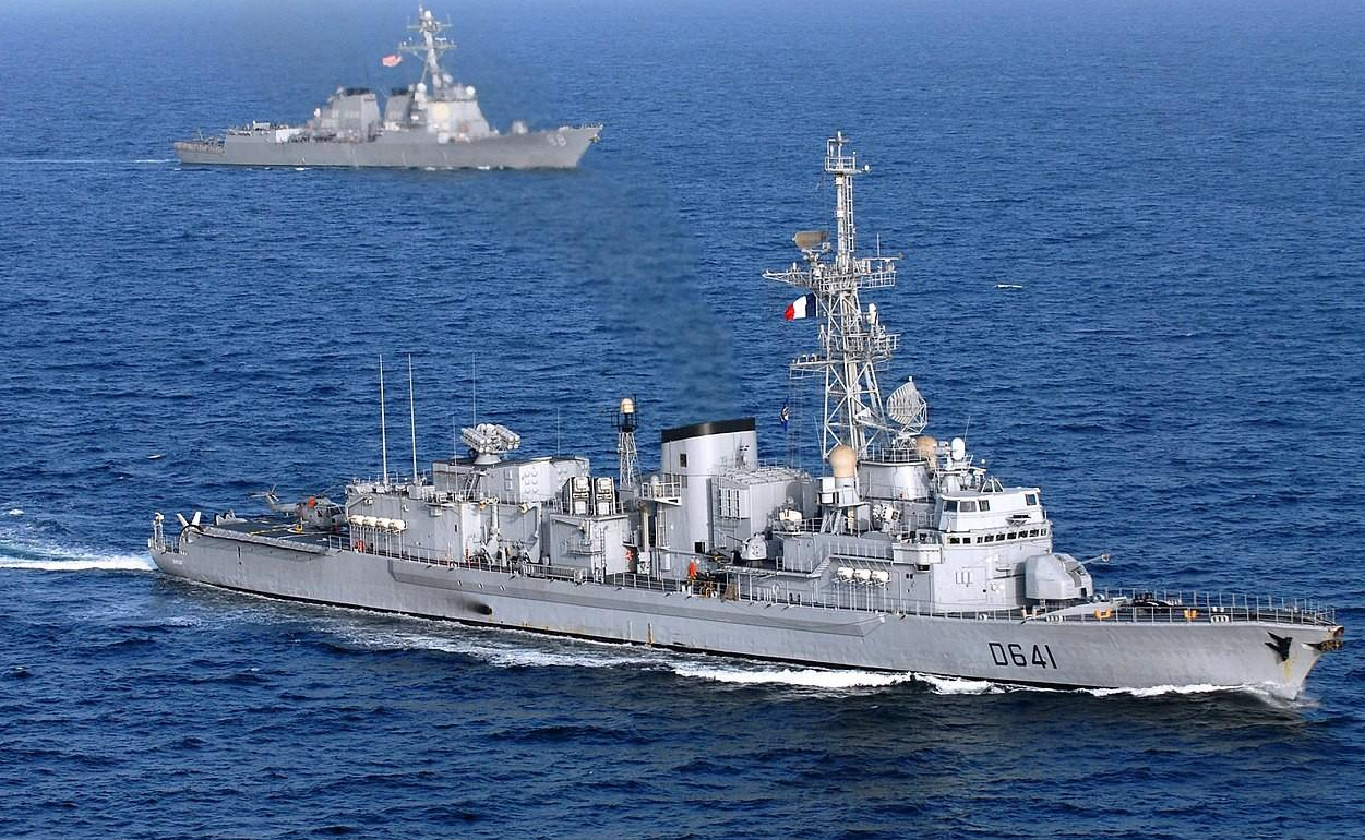 法国防护巡洋舰图片