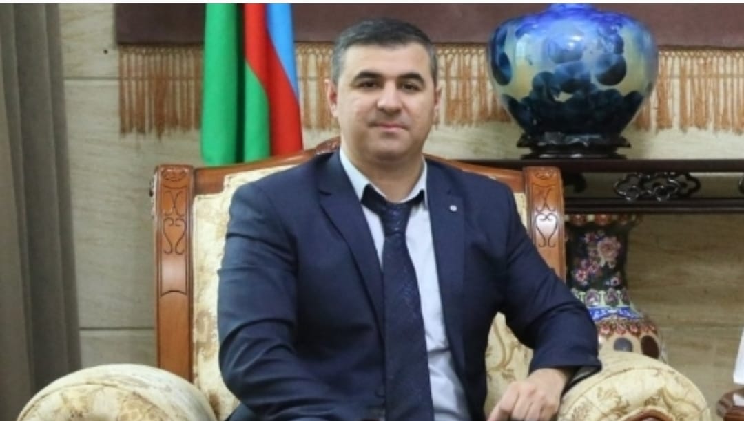 阿塞拜疆《巴库论坛报》主编马梅多夫:为何我们今年要提前举行总统