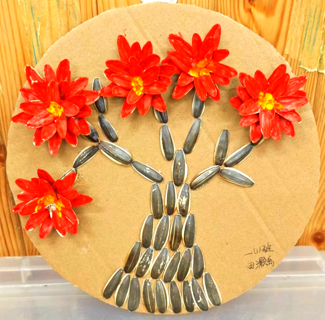 魏善庄一小"变废炫宝"创意作品展,展现绿色低碳新风尚