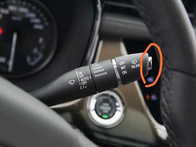 奥迪q7后雨刮怎么开关