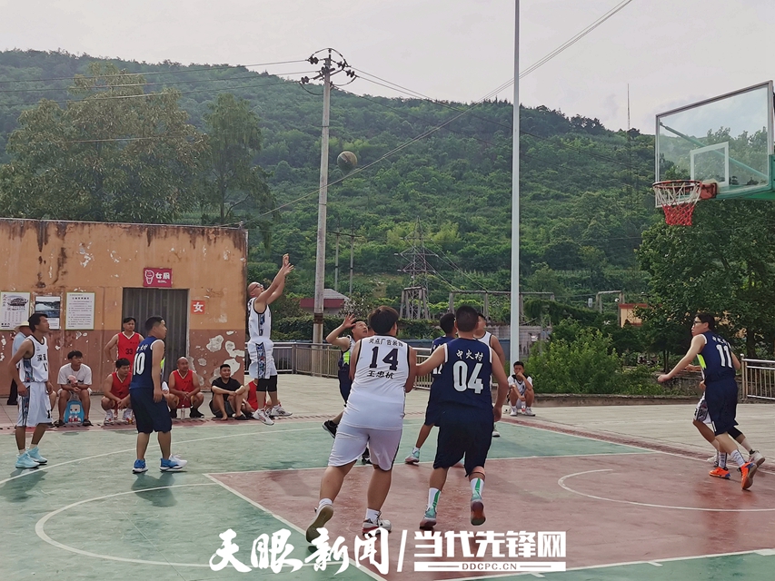 瓮安县玉山镇:"村ba"点燃群众运动热情