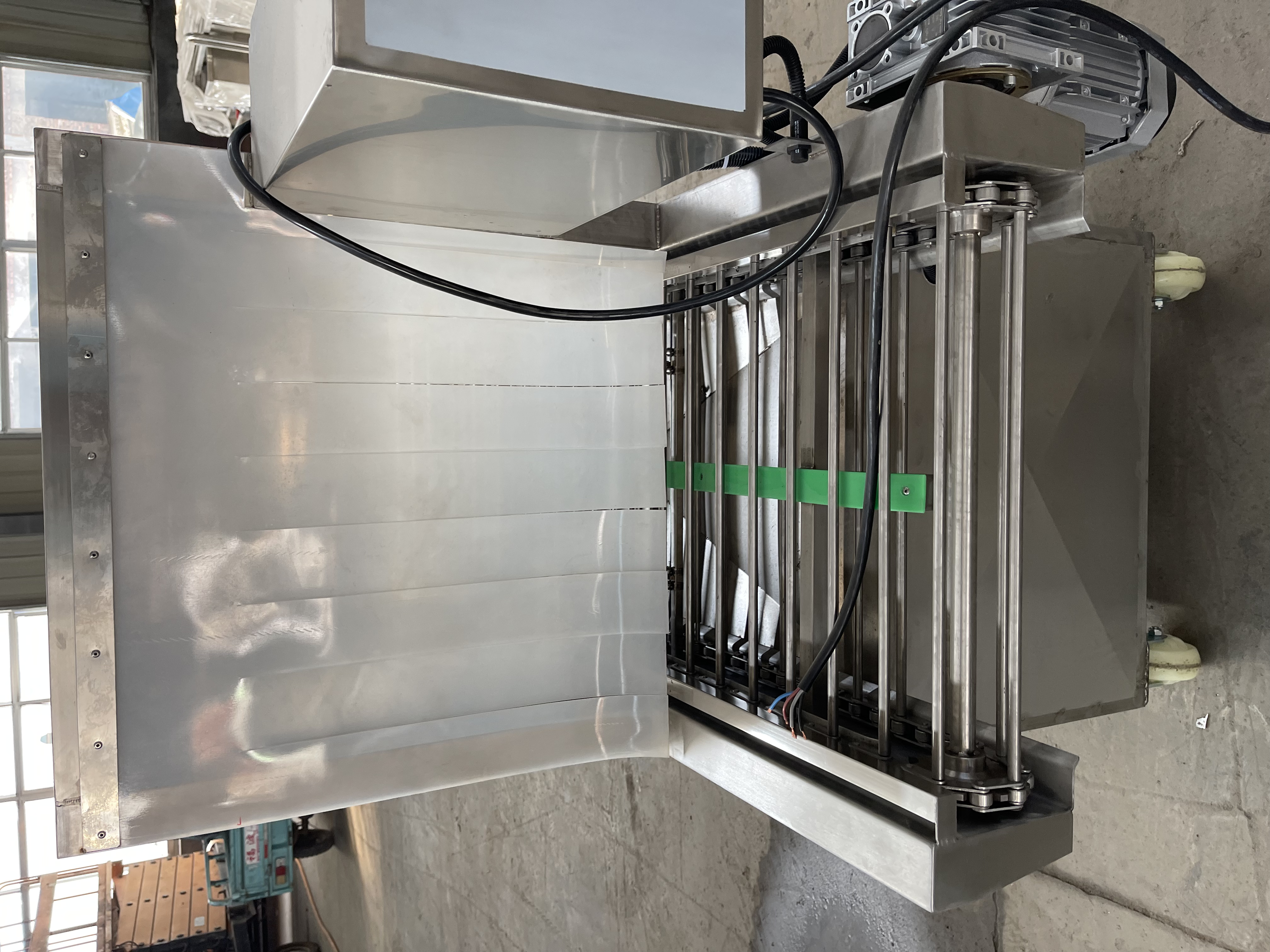 冷链雾化消毒机码头快递包裹机场车站周转箱六面消杀输送设备