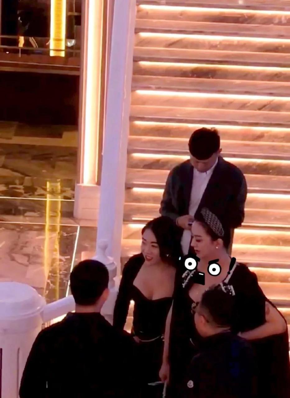 昨天,哈尔滨新斯卡拉秀场开业,在哈的大网红除了刁三老师,该来的都来