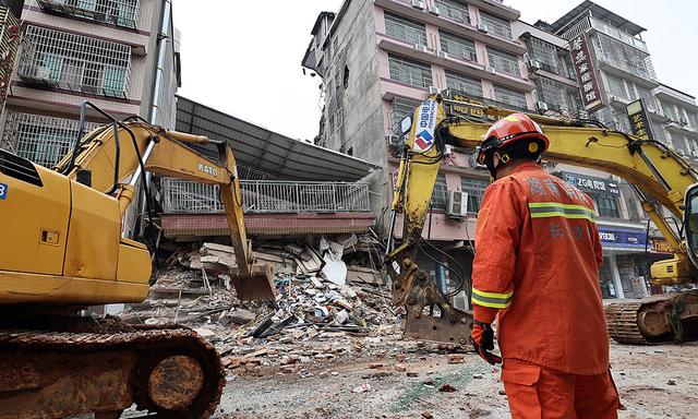 長沙居民自建房倒塌事故救援結束:10人獲救,53人遇難