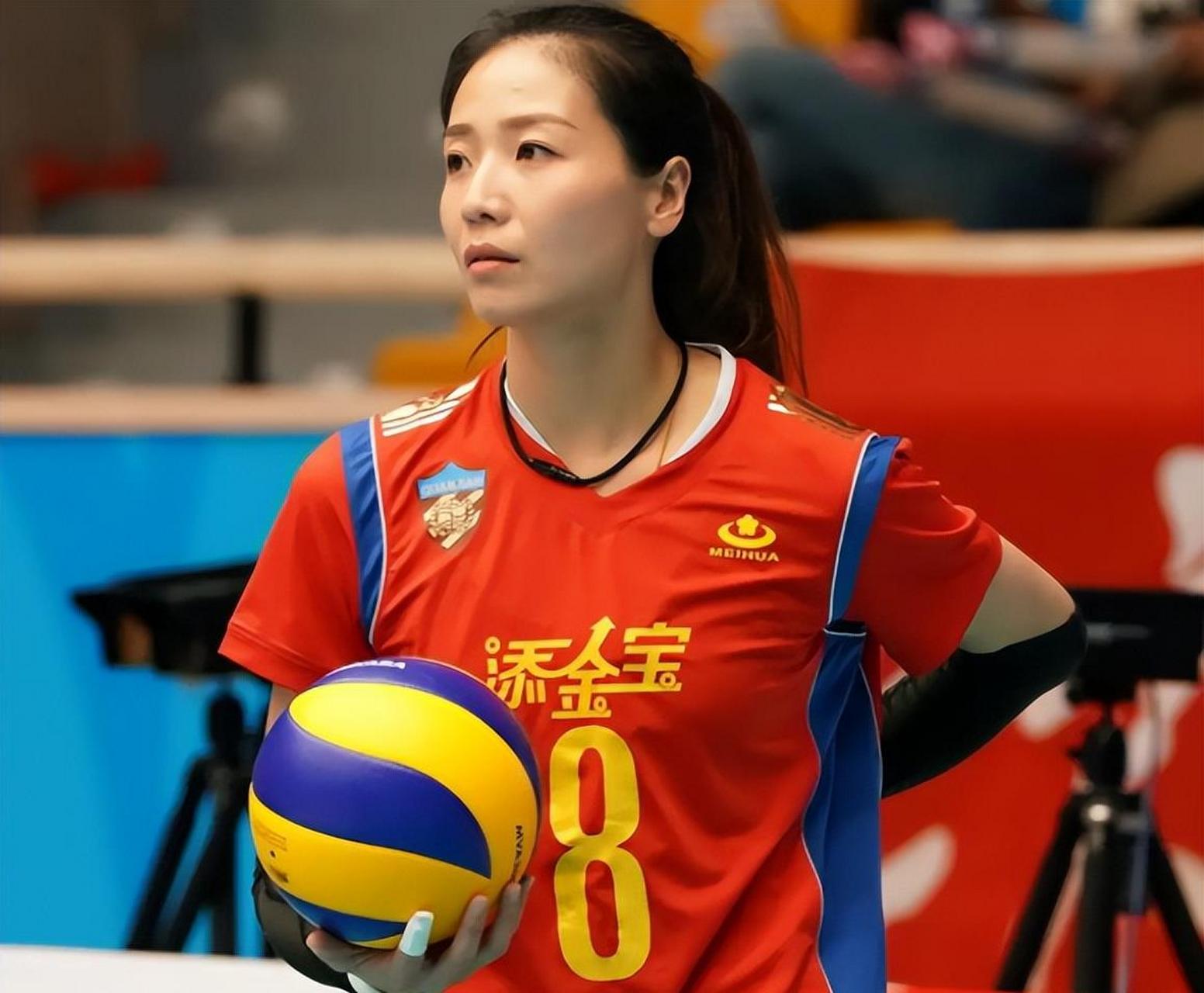 不负中国女排期待,蔡斌等到了 中国女排老队长魏秋月回归担任助理教练