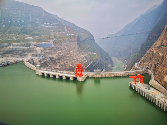 白鹤滩水电站蓄水水位图片