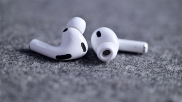 果粉狂喜：iPhone配AirPods iOS 27更顺手