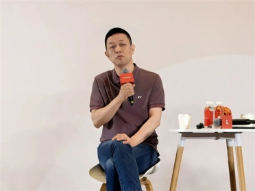 李斌亲口承认：特斯拉智驾领先行业 但我们能跟它掰手腕