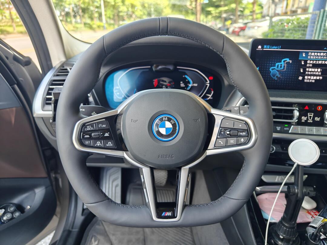 宝马方向盘钥匙 bmw方向盘锁住怎么打开