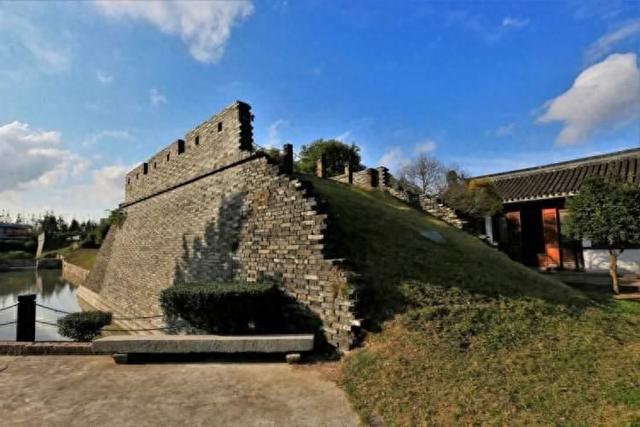 上海市文物保护单位老宝山城遗址修缮竣工