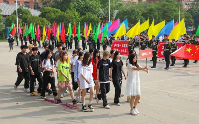 西北大學現代學院2023年體育節暨第十八屆春季運動會盛大開幕