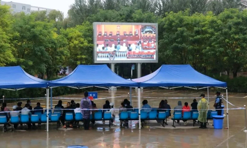 宁夏中卫马荣富等34人涉黑案一审开庭审理