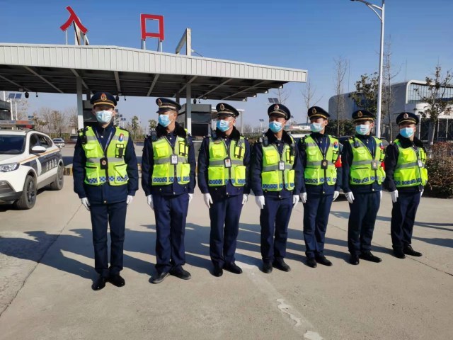 元旦期间 郑州交通执法部门严打各类"黑车"