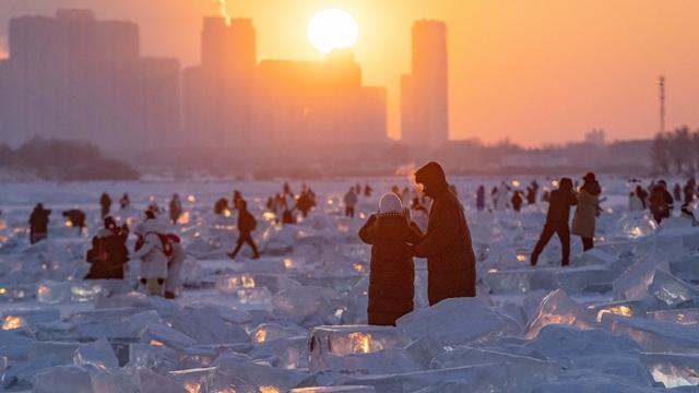 冰雪股市（冰雪概念股大涨） 冰雪股市（冰雪概念股大涨）《冰雪 股票》 股市行情