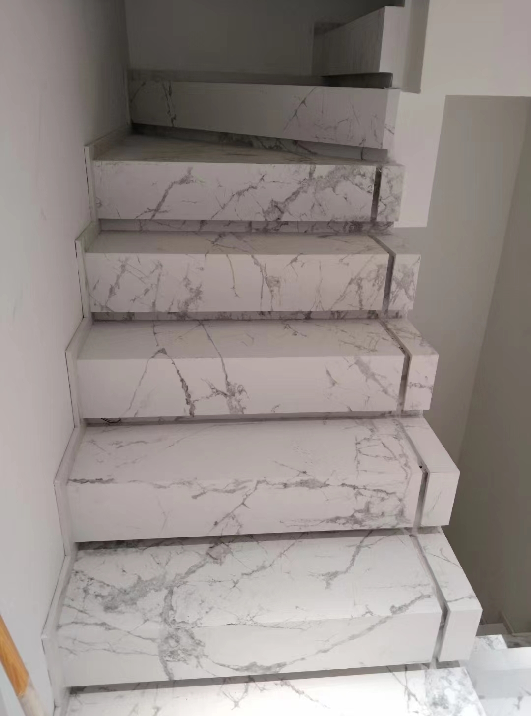 上海岩板全屋整装网红岩板悬浮楼梯效果展示上海邦大岩板批发加工