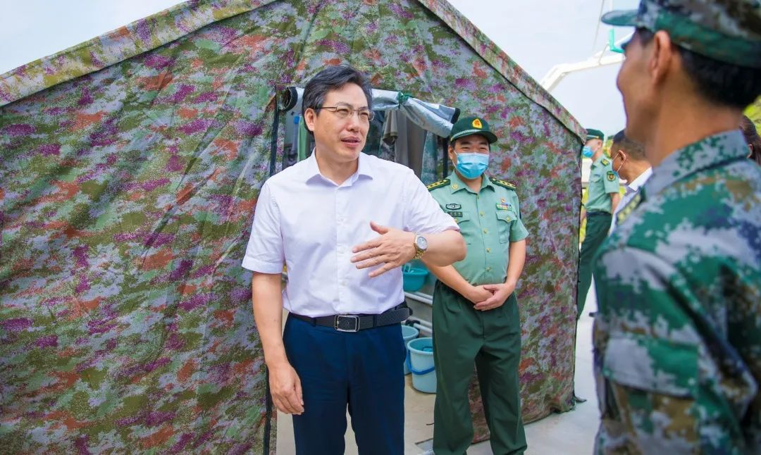 伍昌军慰问中国人民解放军75310部队官兵