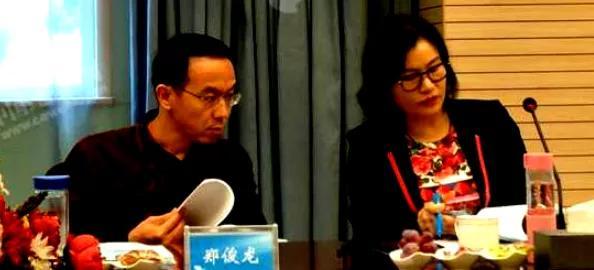 周群飞:从打工妹到小三,先嫁老板后嫁司机,靠一块玻璃赚660亿