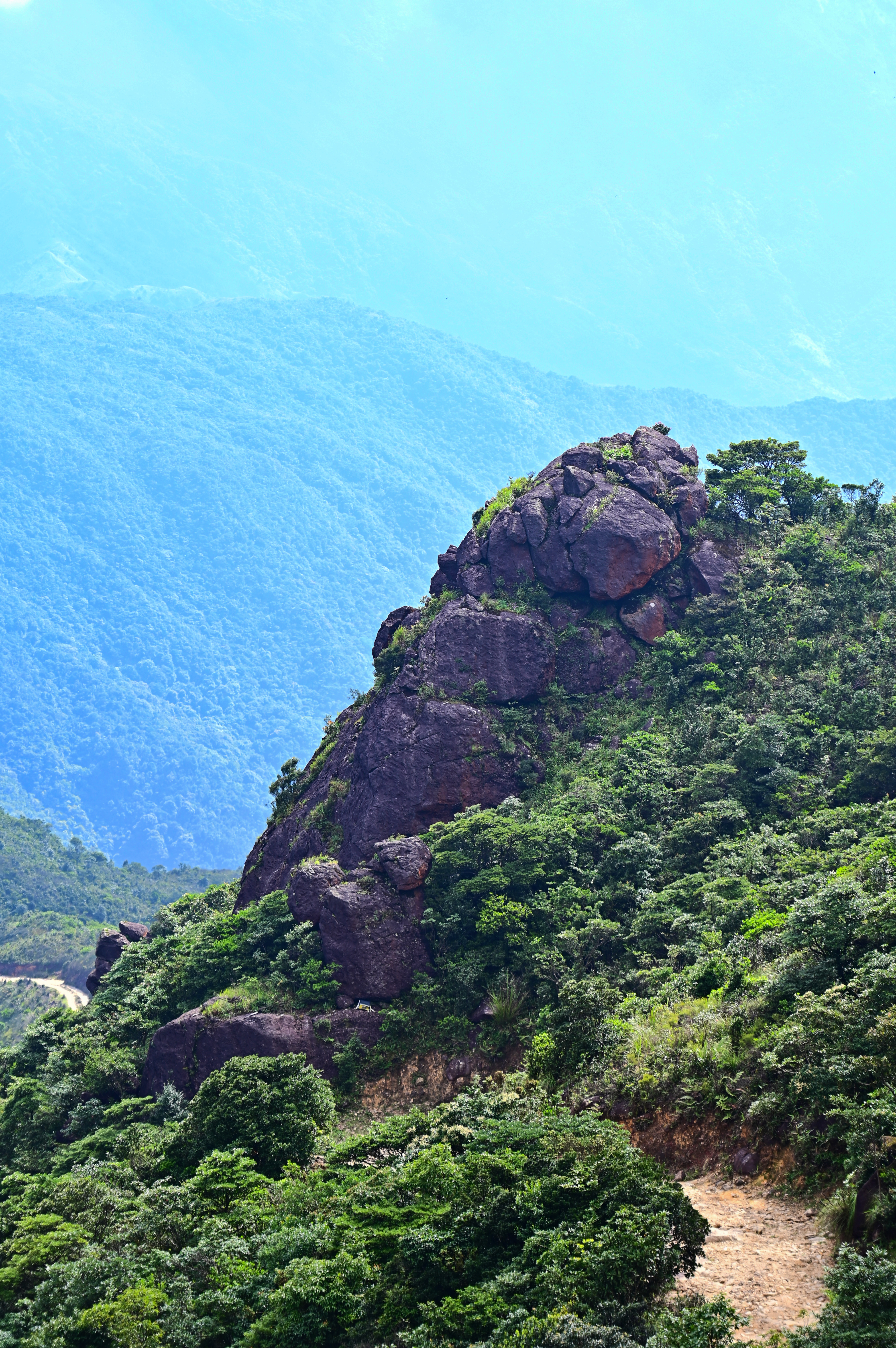 "石人嶂"上有美景