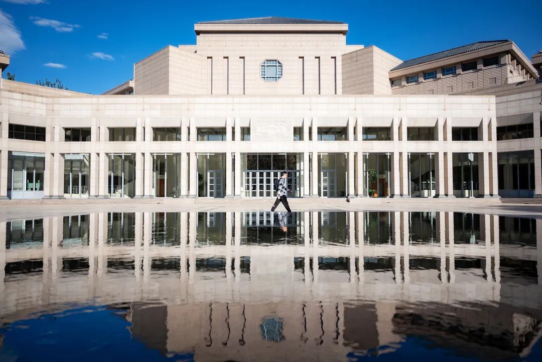 新学期第一天,北大人都在干啥?