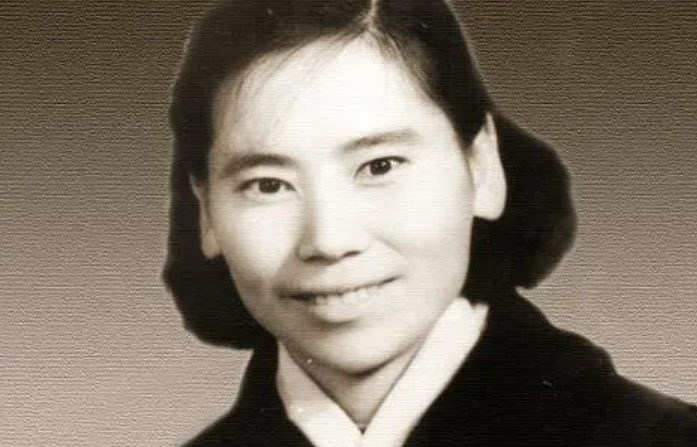 李素文:21岁卖菜,28岁成人大代表,后官至副国,78年被返回原籍