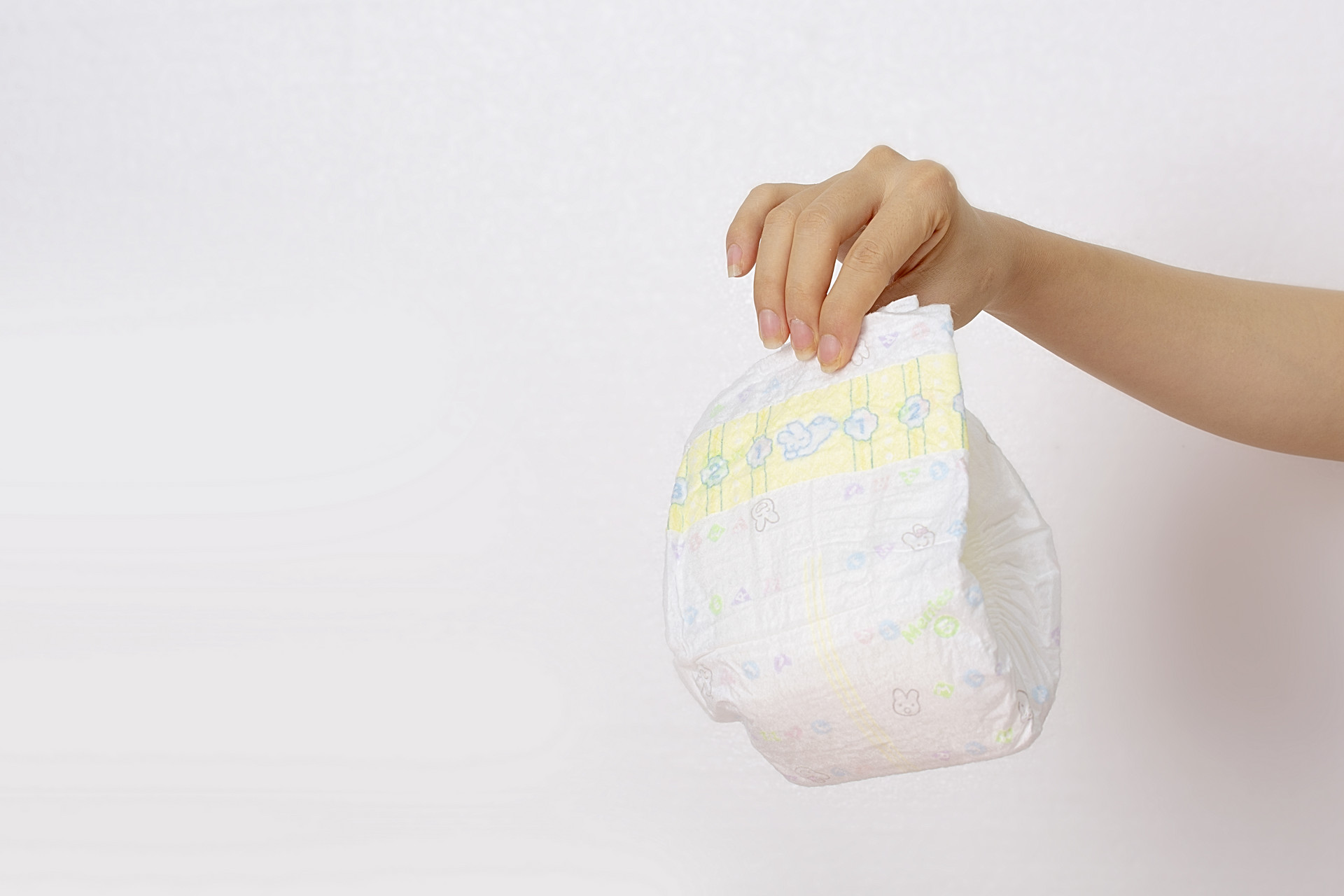 宝宝用尿不湿费钱还红屁股,传统尿布环保节能保护小屁屁,对吗?