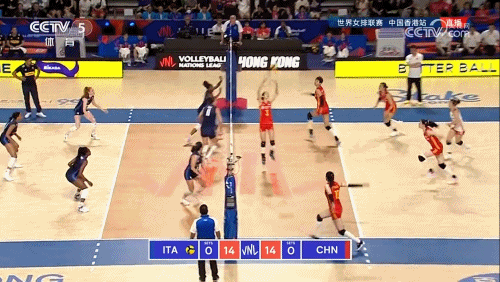 意大利队连续不败_逆转！中国女排3比2战胜美国女排_意大利队连胜