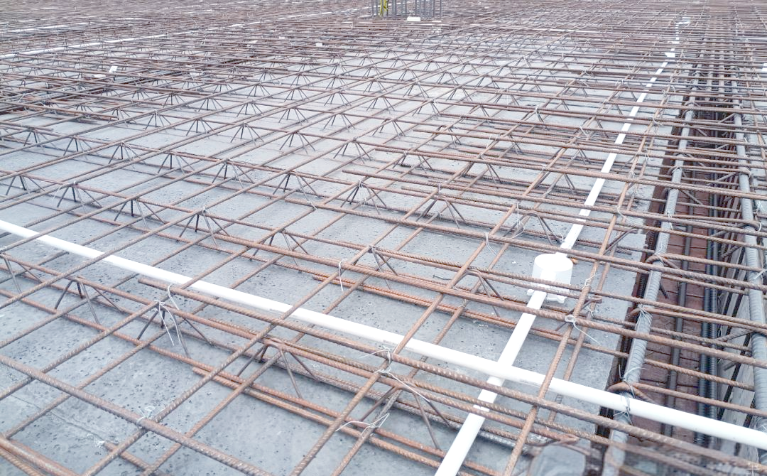 上华智造推出uhpc轻型叠合板:水平预制构件的新选择