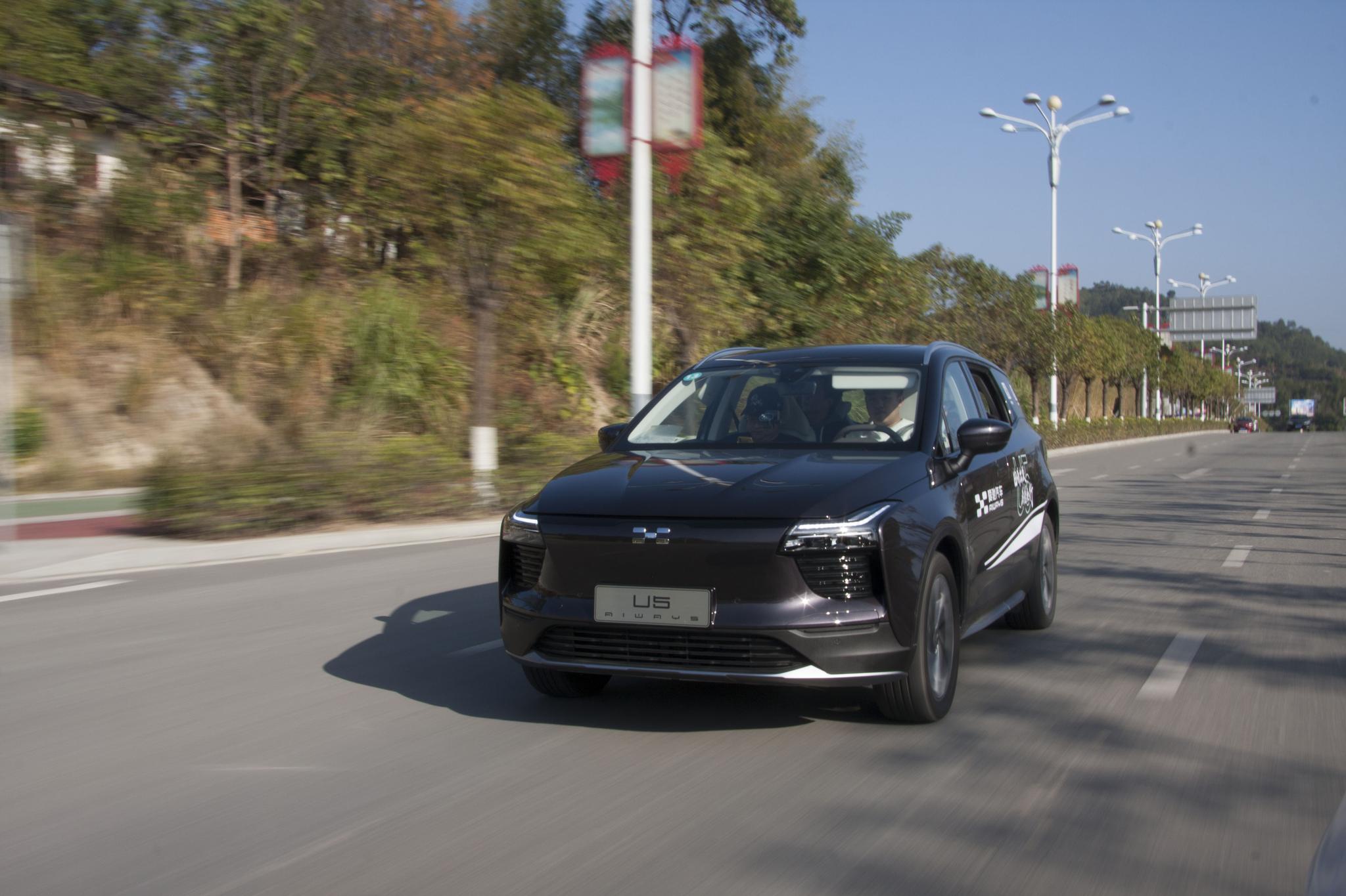 以下是几款备受关注的换电新能源汽车:1,爱驰u5:作为爱驰汽车旗下的首