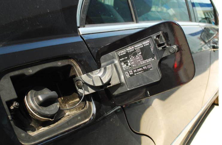 奔驰e的油箱容积多大