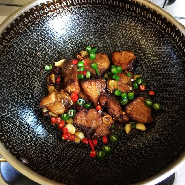 干锅鱼块,香辣入味,下酒下饭