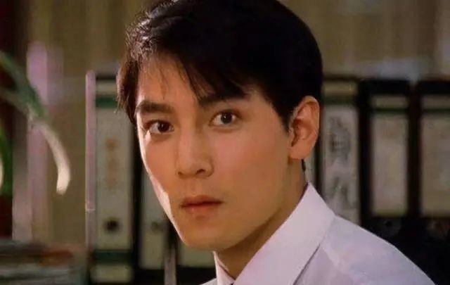 吴彦祖晒女儿照片,7岁的吴菲然真实而可爱,十分讨人喜欢