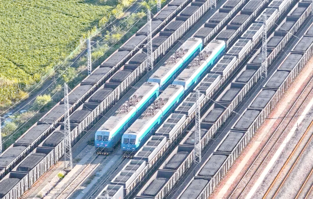 瓦日铁路万吨重载列车的运行与安全保障