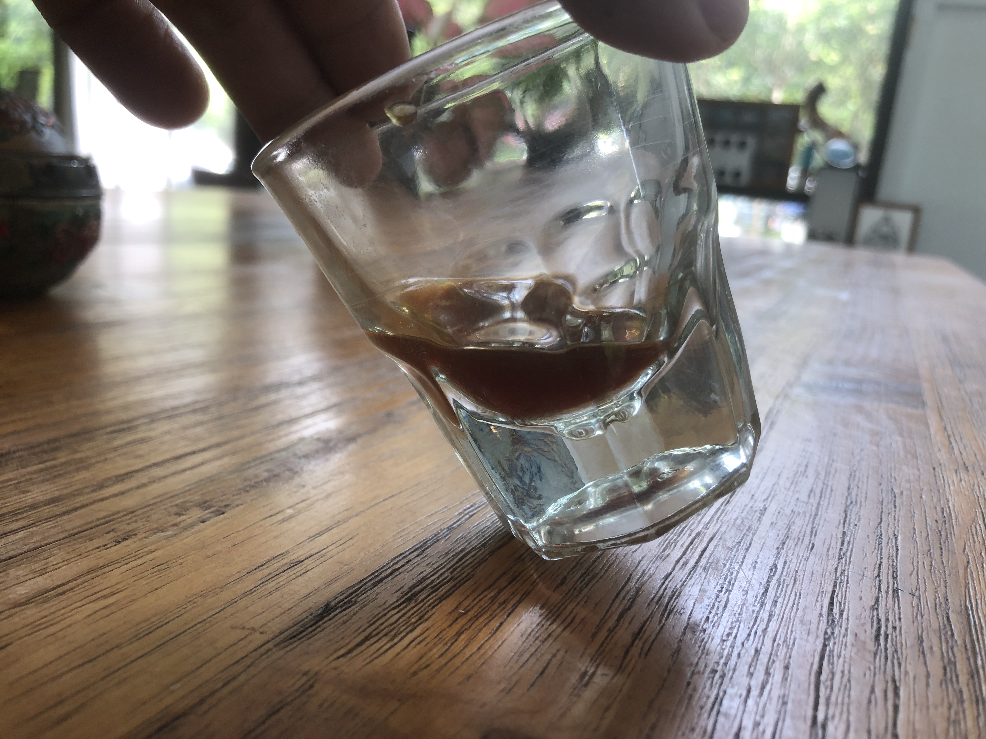 手撕滤纸——手冲咖啡的起手势!从酷到悠闲,让你的味蕾炸裂!