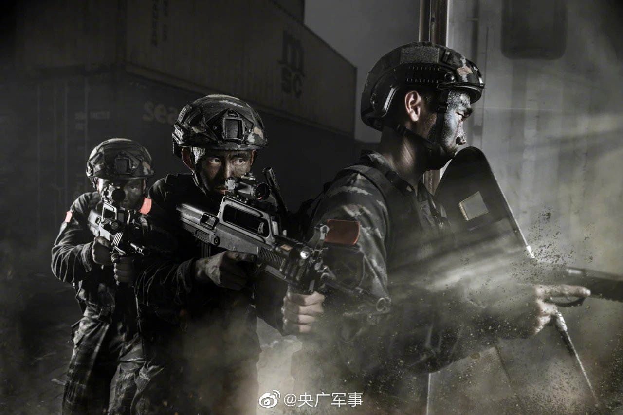 中国武警壁纸电脑图片