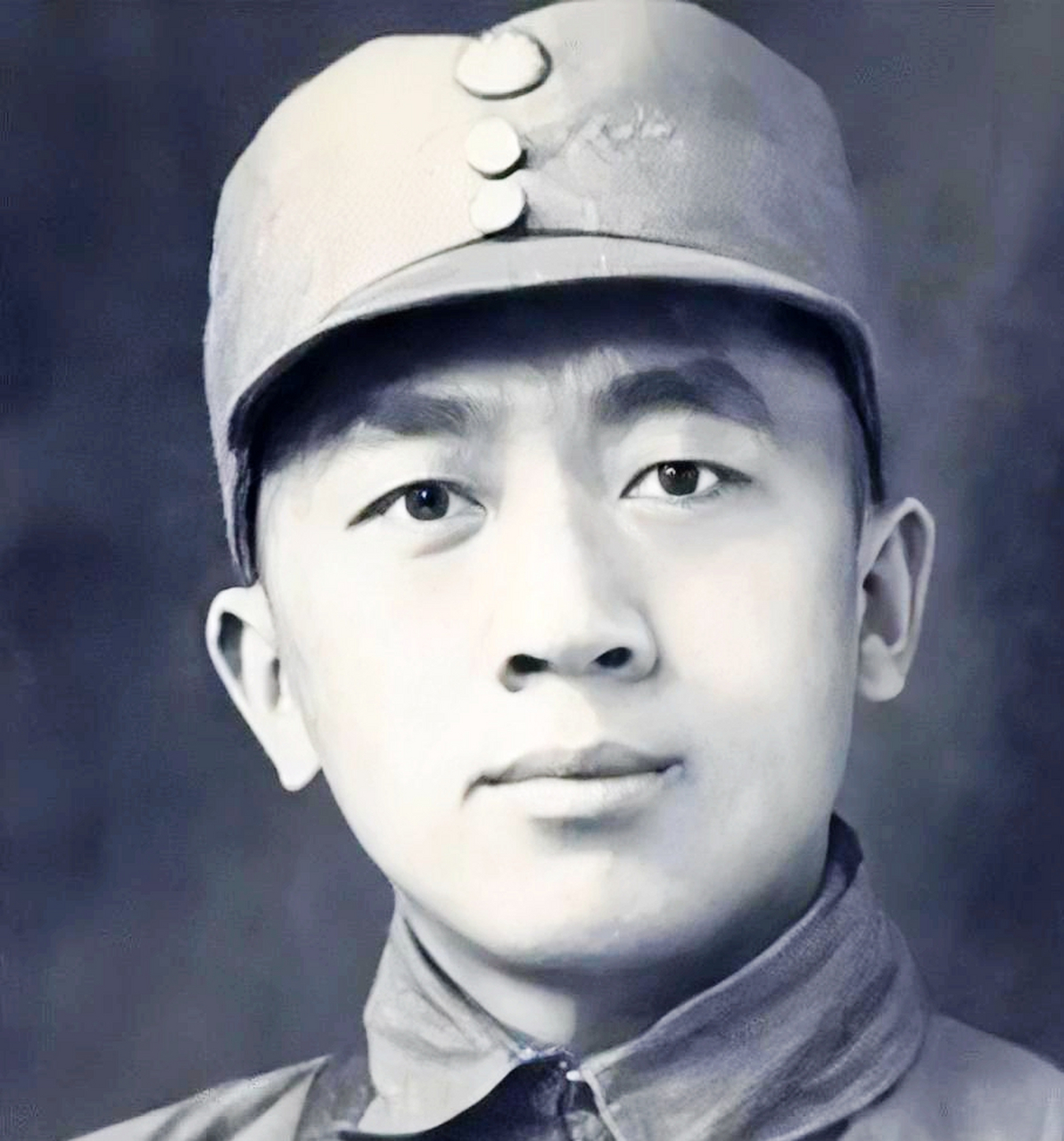 "原来,施亚夫表面上是日军军官,实则身份不一般.