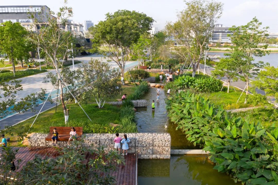 滨水台地景观图片