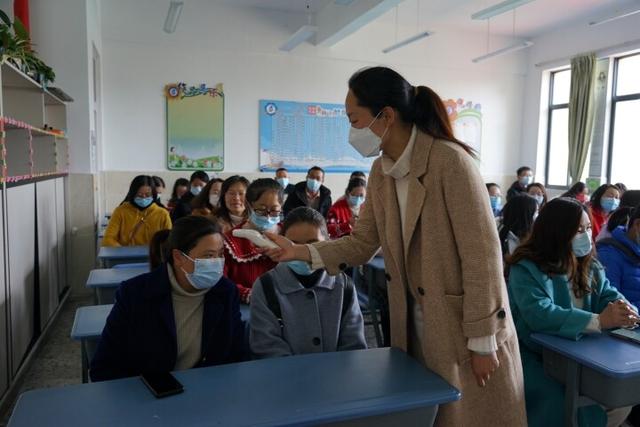 麒麟区南苑小学开展新冠肺炎疫情防控应急演练