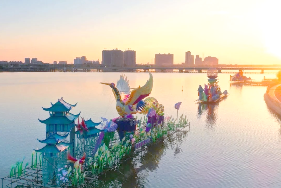 盘锦辽河湿地国际灯会盛况:夜游赏灯,体验多彩水城风光