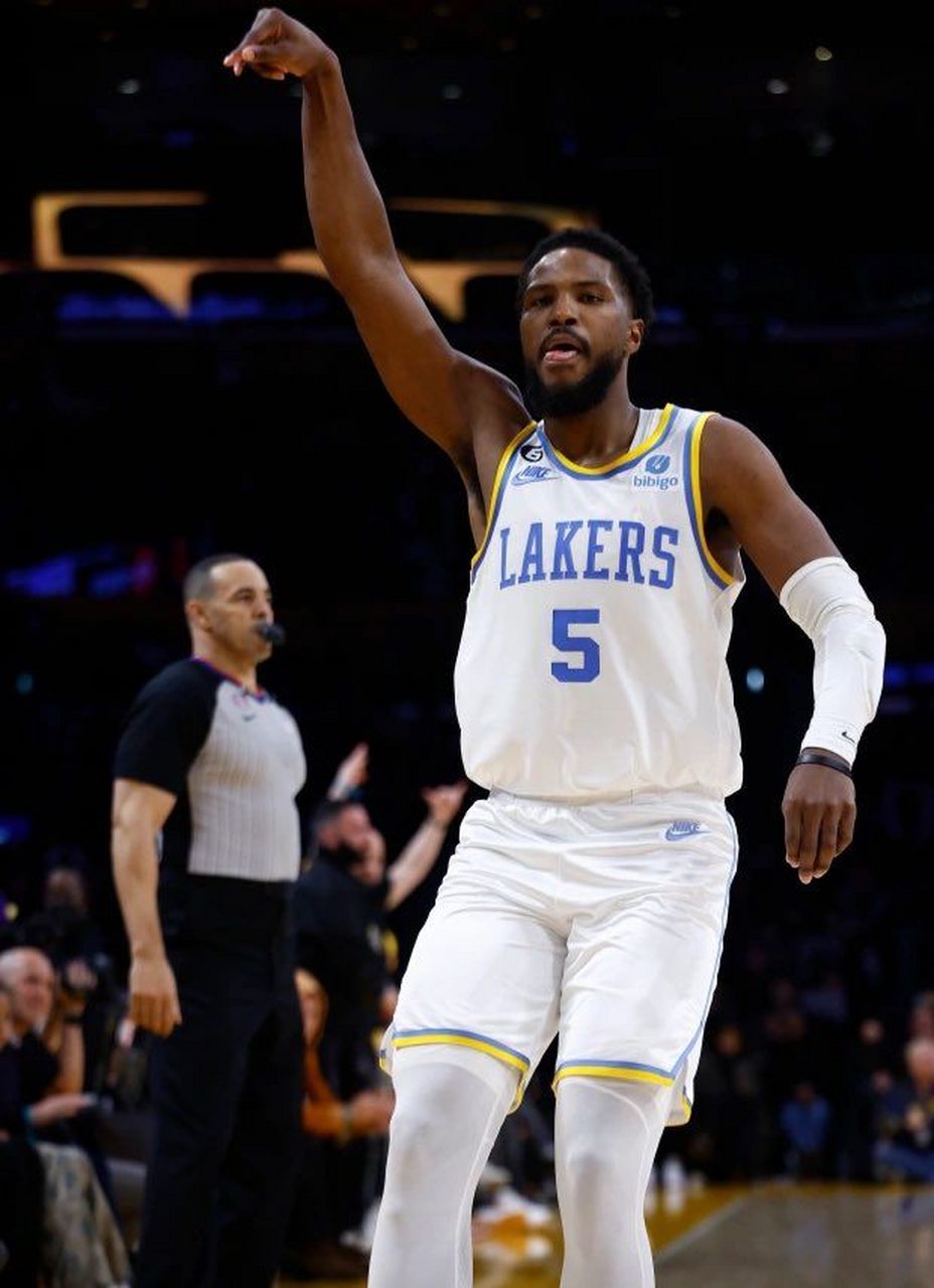 马利克·比斯利下赛季有1650万美元的球队选择权.湖人应该接受吗?