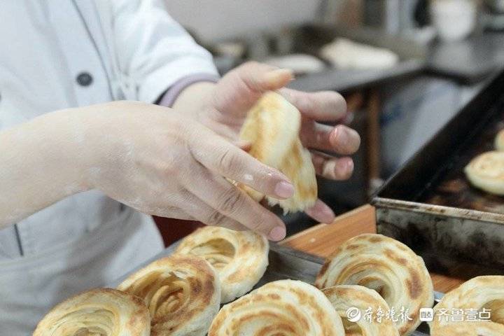 拾光|济南"油旋姐"40年"旋"技传承老味道,隔着屏幕闻到香