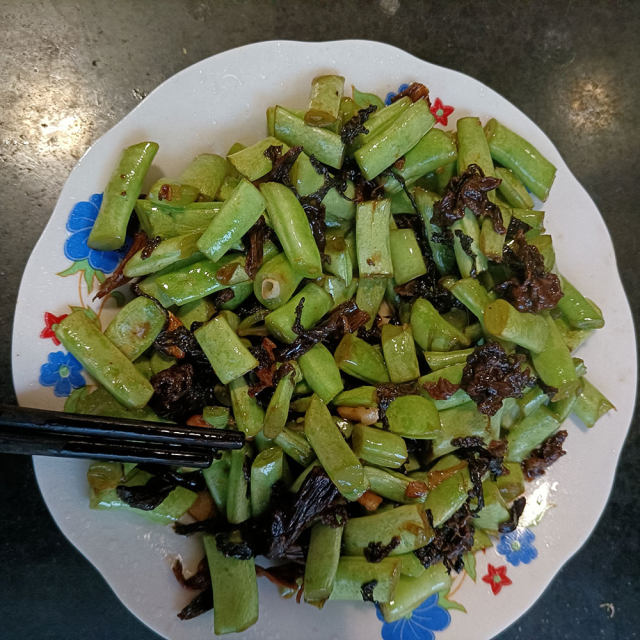 梅干菜炒豇豆图片