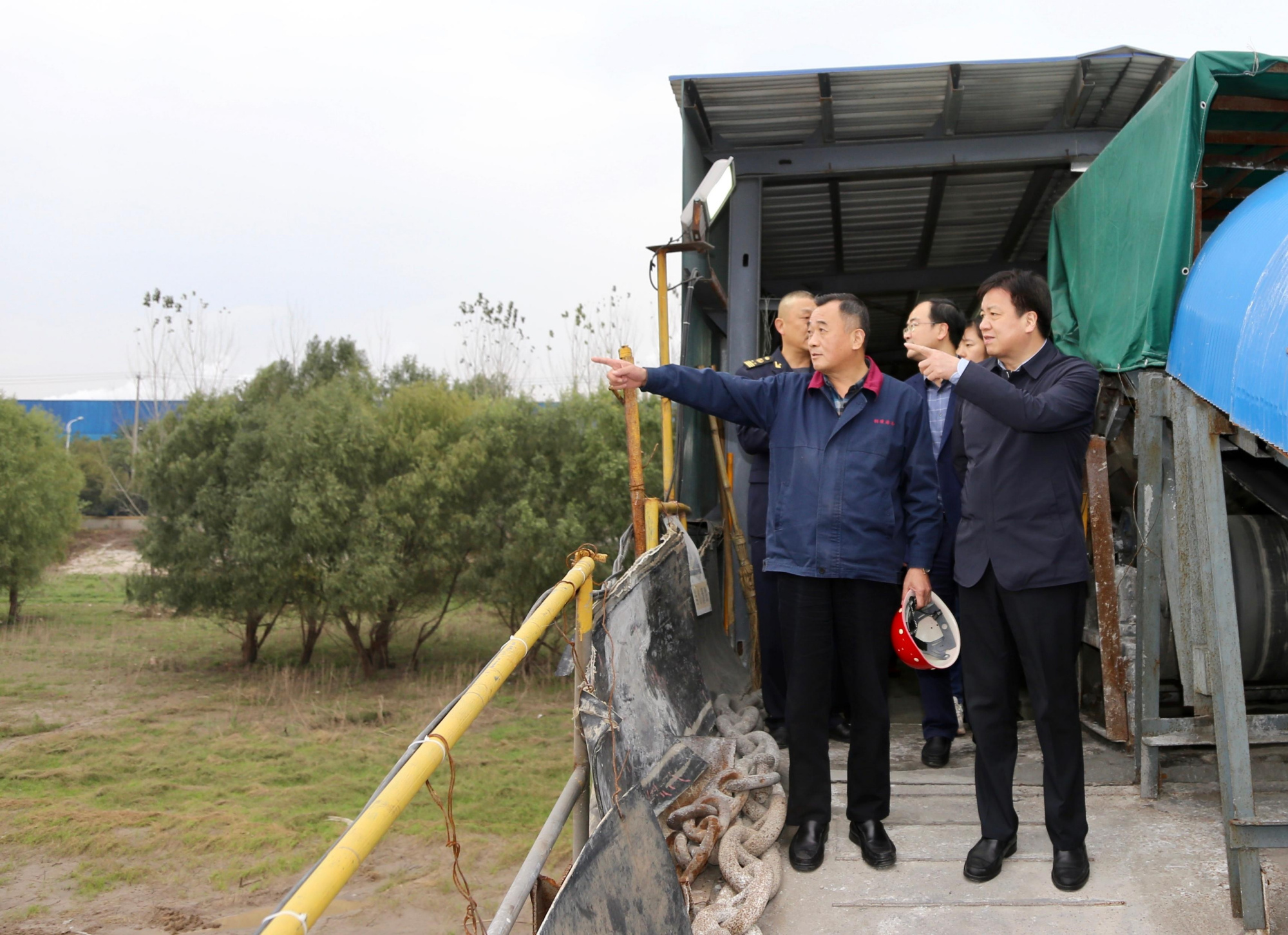 黄学龙副市长督导码头环保工作