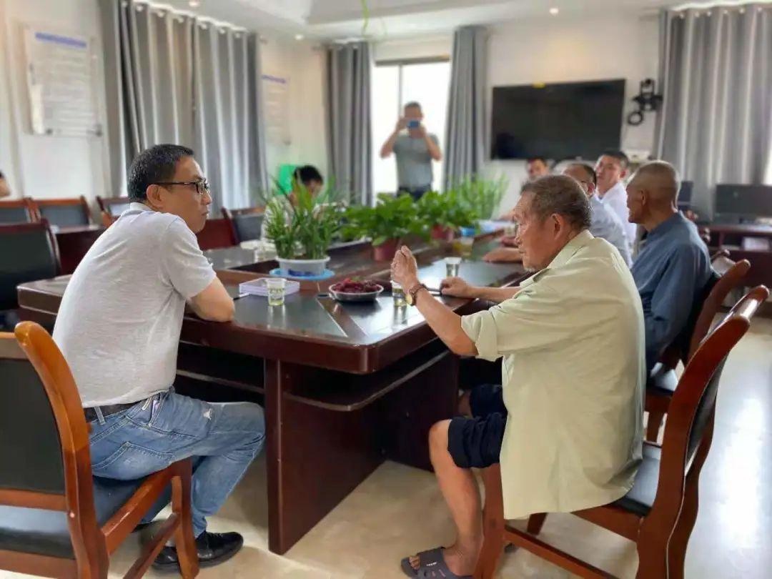 杨显忠带队到红花岗区深溪镇实地采风交流