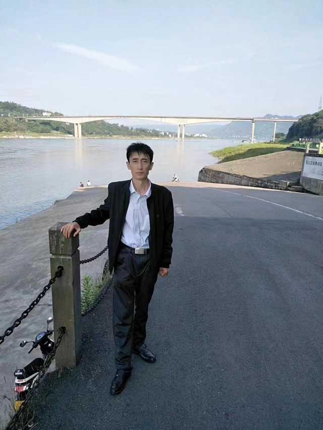 董凤鸣:阳台秋望